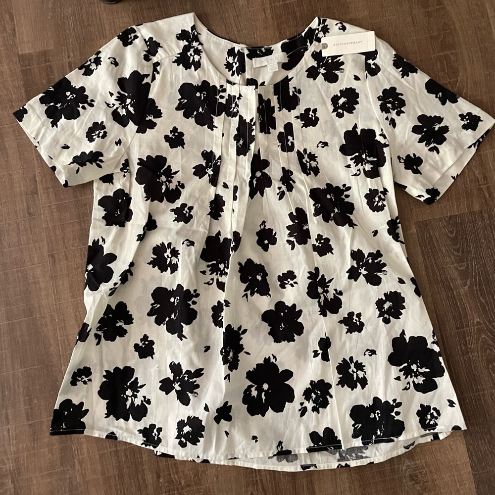 NWT Anthropologie Floral top